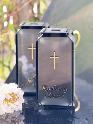 Kapliczka Solarna Metalowa LUXORIA T3 "Kochanej Mamie"- Złoty napis Czarny Mat mleczne szkło (22,5 cm)